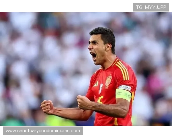 曼城新星罗德里持续提升中场组织能力，助力球队在赛季中表现稳健