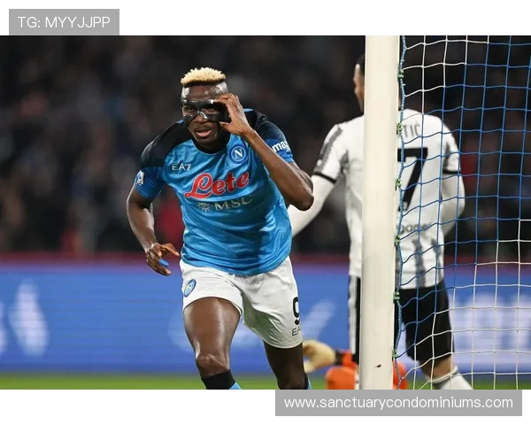 奥斯梅恩戴面具出战的硬汉形象解析