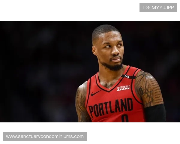 利拉德更擅单打，挡拆制造错位效率逊于库里