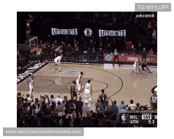 NBA场地的边线规则：球员踩线即违例的判定与注意事项